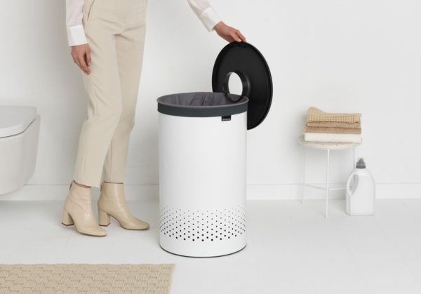 Brabantia Tvättkorg 60 liter med plastlock - Vit - Bild 3